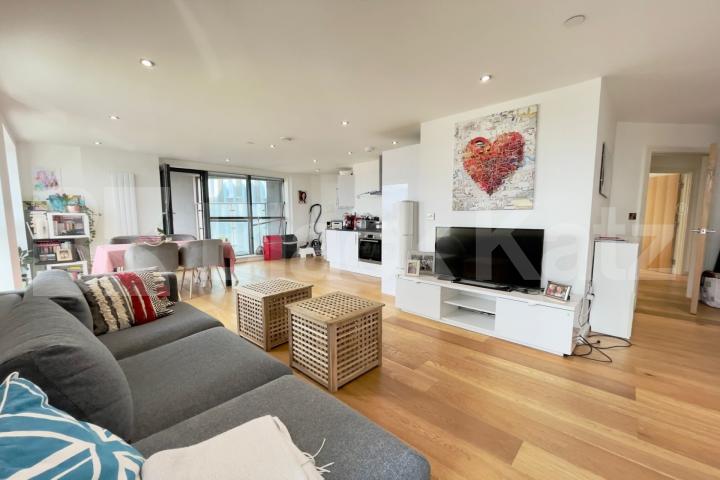 909 Sq. Ft with private balcony, two communal roof terraces & stunning views The Pioneer Building - Newington Causeway, Borough